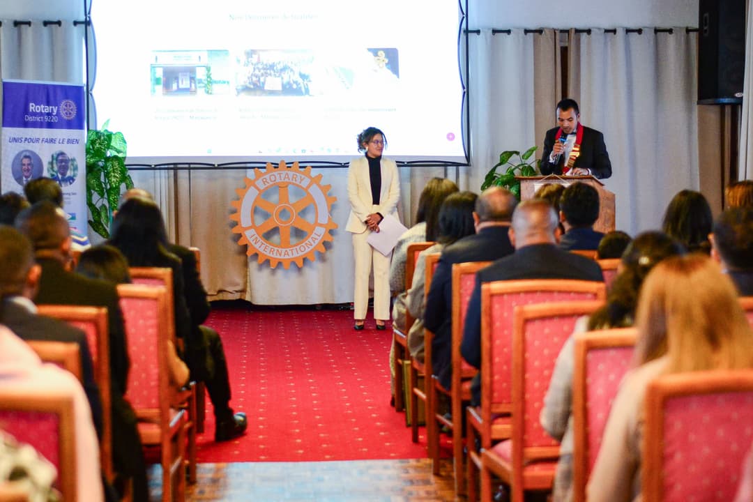 Cérémonie de Passation de Collier Conjointe