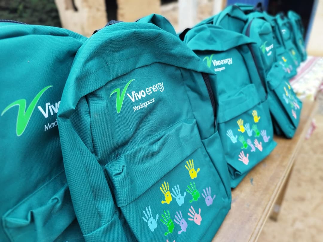 Don de kits scolaires pour les élèves d'un EPP de Manjakandriana
